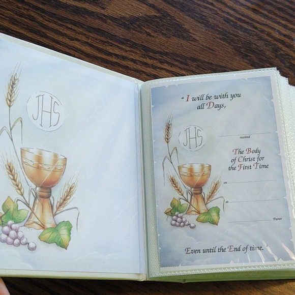 3/$15 1st Communion photo album NIB - Picture 4 of 5